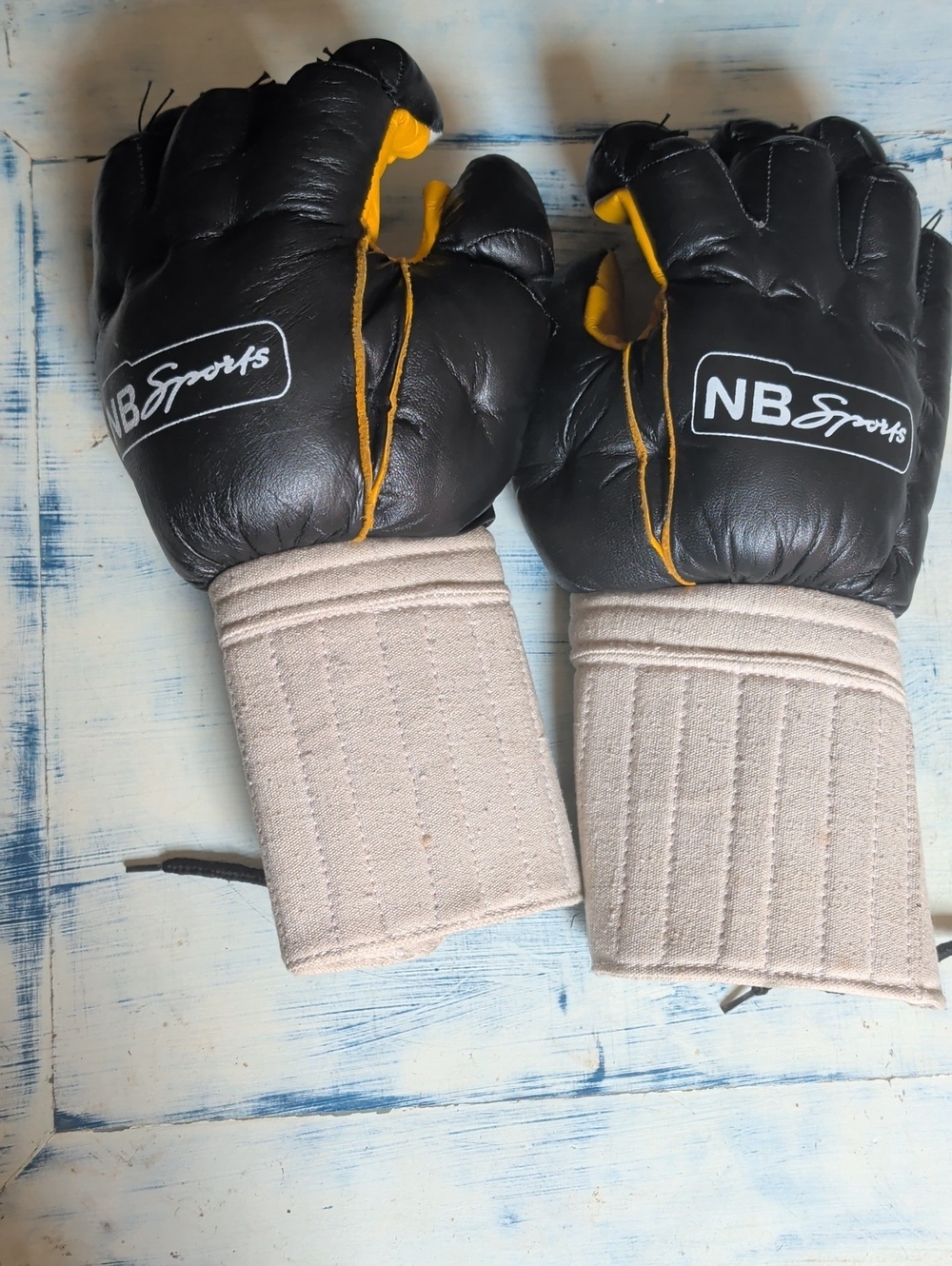 NB Sports Men's Black and Yellow Leather Sparring Gloves Vintage